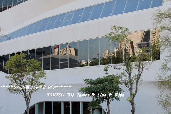 國立公共資訊圖書館National Library of Public Information:閱讀新視界.世界級的國立台中圖書館