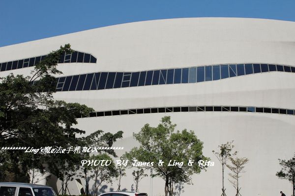 國立公共資訊圖書館National Library of Public Information:閱讀新視界.世界級的國立台中圖書館