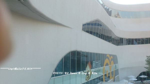 國立公共資訊圖書館National Library of Public Information:閱讀新視界.世界級的國立台中圖書館