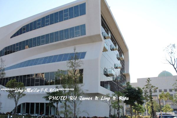 國立公共資訊圖書館National Library of Public Information:閱讀新視界.世界級的國立台中圖書館