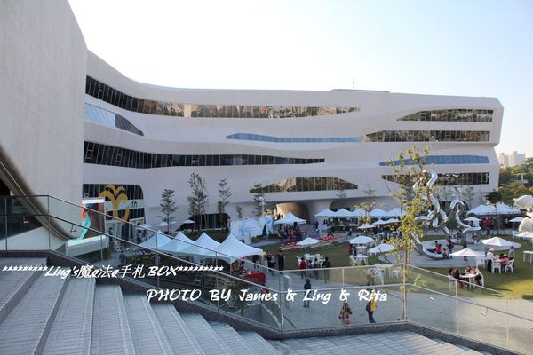 國立公共資訊圖書館National Library of Public Information:閱讀新視界.世界級的國立台中圖書館