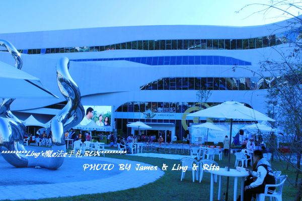 國立公共資訊圖書館National Library of Public Information:閱讀新視界.世界級的國立台中圖書館