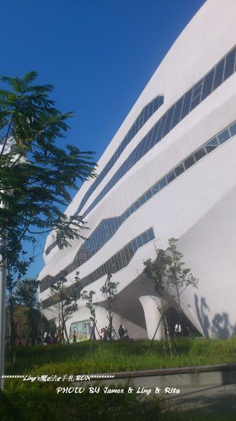 國立公共資訊圖書館National Library of Public Information:閱讀新視界.世界級的國立台中圖書館