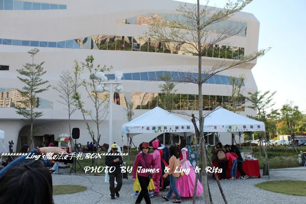 國立公共資訊圖書館National Library of Public Information:閱讀新視界.世界級的國立台中圖書館