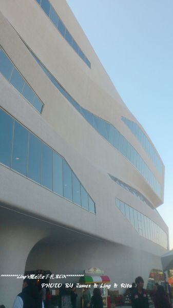 國立公共資訊圖書館National Library of Public Information:閱讀新視界.世界級的國立台中圖書館