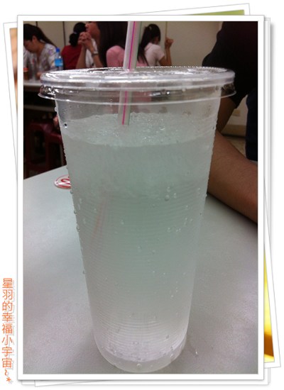 手工汽水:【星羽愛遊玩-嘉義半日遊】維持四十年的古早好味道~手工汽水阿伯。