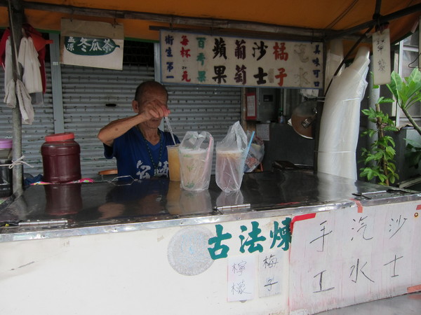 手工汽水：(嘉義)阿伯的水工汽水