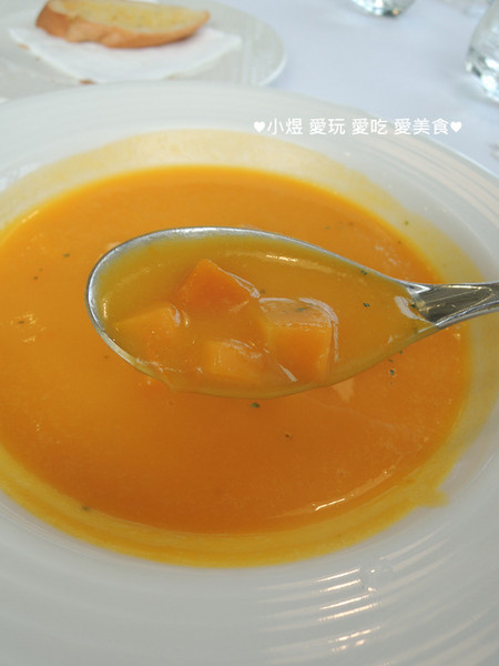 bobo 8蕾歐式餐廳:bobo 8蕾歐式餐廳(彰化店)---試賣擁有超人氣,鳥籠座位你見過嗎???