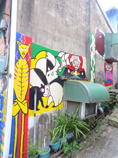 軟橋彩繪社區:簡樸中充滿歡樂塗鴨的【新竹竹東/軟橋彩繪社區】