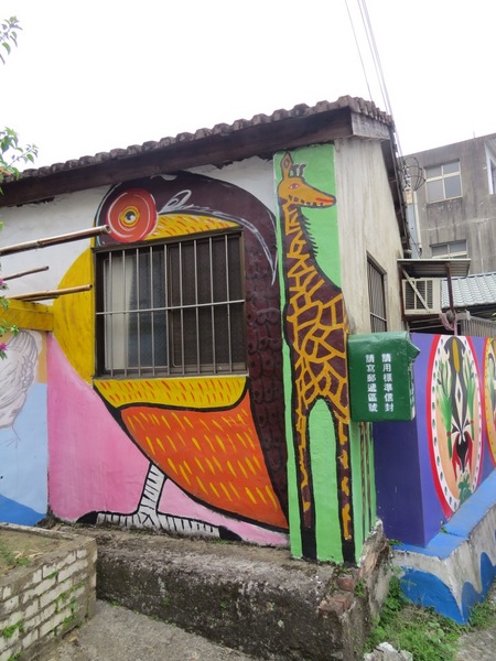 軟橋彩繪社區:簡樸中充滿歡樂塗鴨的【新竹竹東/軟橋彩繪社區】