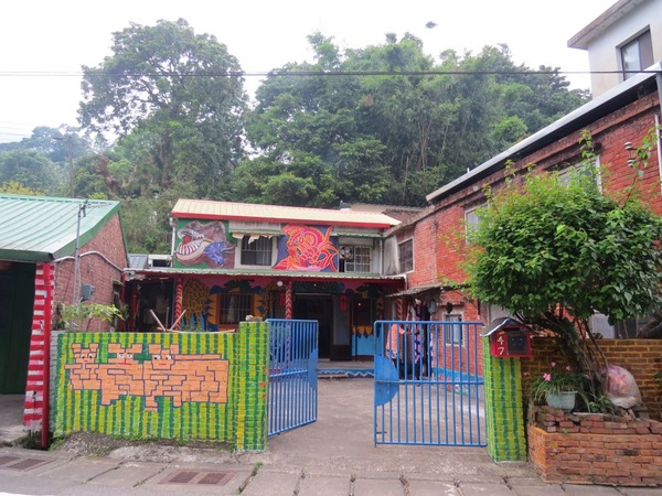 軟橋彩繪社區:簡樸中充滿歡樂塗鴨的【新竹竹東/軟橋彩繪社區】