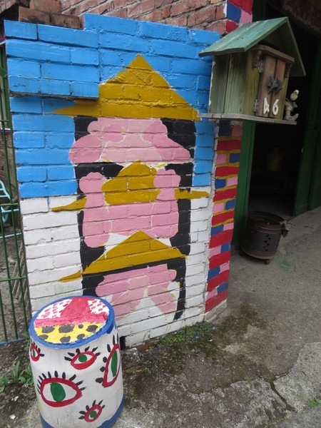 軟橋彩繪社區:簡樸中充滿歡樂塗鴨的【新竹竹東/軟橋彩繪社區】