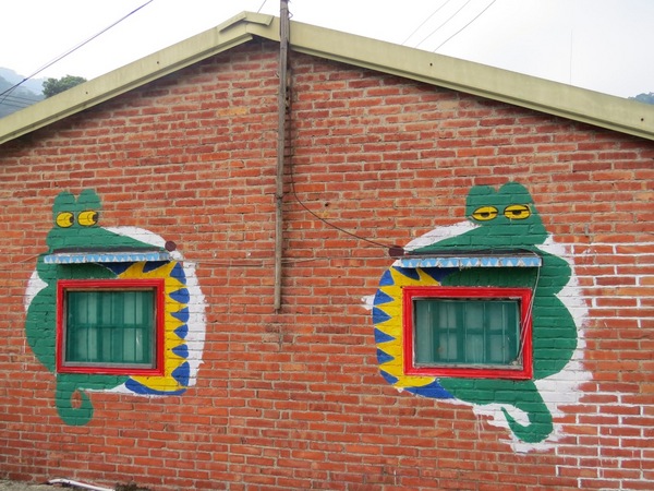 軟橋彩繪社區:簡樸中充滿歡樂塗鴨的【新竹竹東/軟橋彩繪社區】