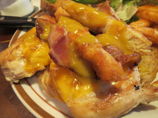 FORKERS佛客漢堡(忠孝店):【口碑券NO.62】邪惡卻又難以抗拒的"FORKERS佛客漢堡(忠孝店)"食記