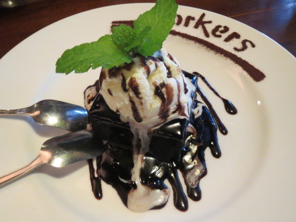 FORKERS佛客漢堡(忠孝店):【口碑券NO.62】邪惡卻又難以抗拒的"FORKERS佛客漢堡(忠孝店)"食記