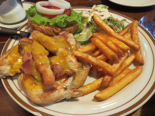 FORKERS佛客漢堡(忠孝店):【口碑券NO.62】邪惡卻又難以抗拒的"FORKERS佛客漢堡(忠孝店)"食記