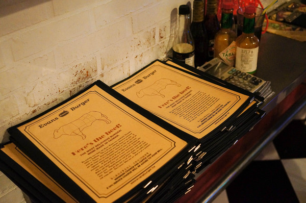 EVANS BURGER(師大店):(胖樺食記)師大路曾經極紅一時Evans Burger。大份量大滿足的美式餐點選擇眾多。