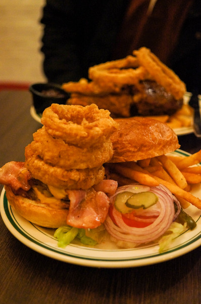 EVANS BURGER(師大店):(胖樺食記)師大路曾經極紅一時Evans Burger。大份量大滿足的美式餐點選擇眾多。