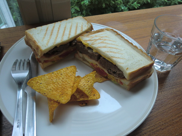 沐果咖啡：三五好友聊天聚聚的好所在--台中 沐果咖啡