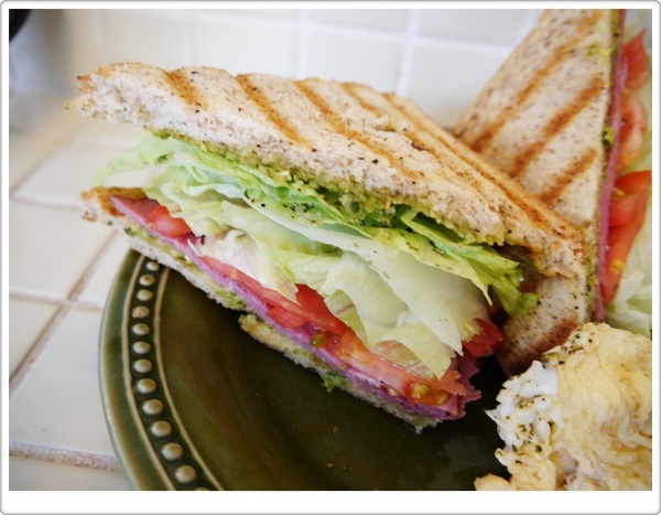 公雞咖啡 Rooster café & vintage：【中山區】公雞咖啡 Rooster café & vintage－咕咕咕咕午后來吃個羅賓三明治！