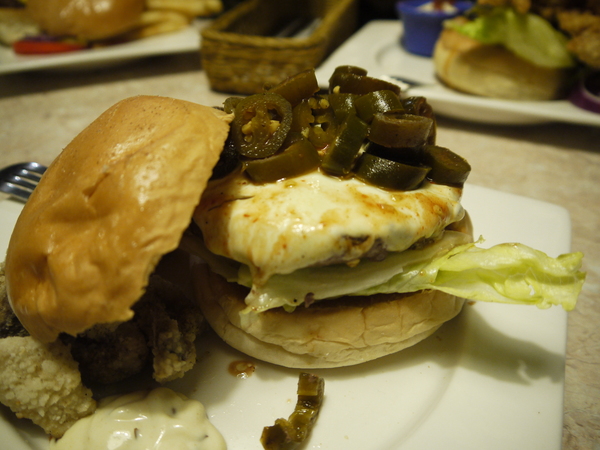 Bravo Burger發福廚房(公館店)：好吃的漢堡堡~