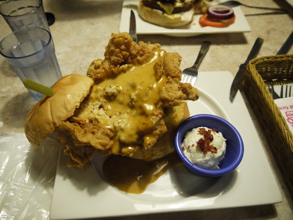 Bravo Burger發福廚房(公館店)：好吃的漢堡堡~