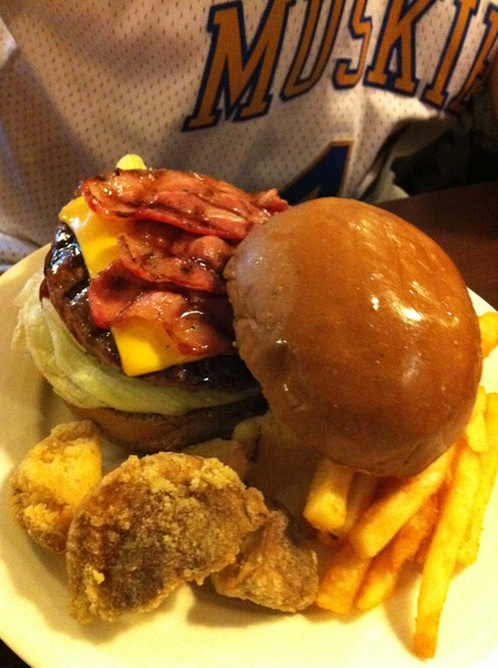 Bravo Burger發福廚房(公館店)：好吃的漢堡堡~