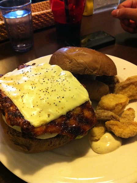 Bravo Burger發福廚房(公館店)：好吃的漢堡堡~