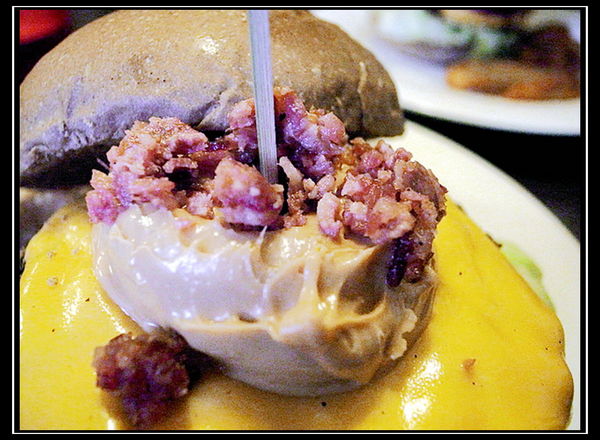 Bravo Burger發福廚房(公館店)：『公館』美味無敵巨無霸漢堡、大家一起發福吧！！