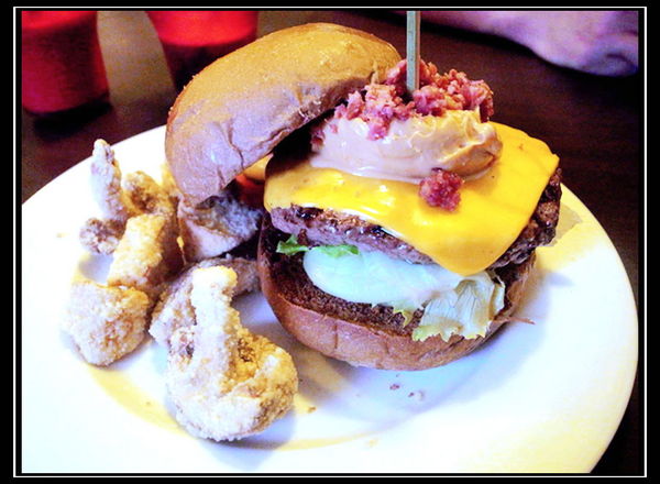 Bravo Burger發福廚房(公館店)：『公館』美味無敵巨無霸漢堡、大家一起發福吧！！