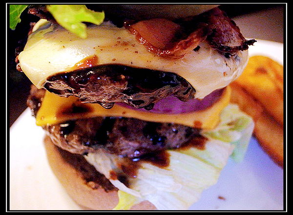 Bravo Burger發福廚房(公館店)：『公館』美味無敵巨無霸漢堡、大家一起發福吧！！