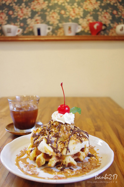 Chef's Waffle 比利時列日鬆餅專賣店(公館店)：Chef's Cafe 比利時鬆餅咖啡館．老房子好有味 (永和四號公園Chef's Waffle 瓦福的公館店)