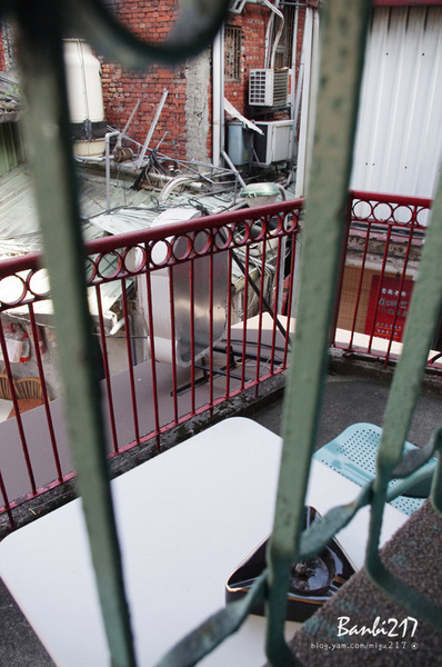 Chef's Waffle 比利時列日鬆餅專賣店(公館店)：Chef's Cafe 比利時鬆餅咖啡館．老房子好有味 (永和四號公園Chef's Waffle 瓦福的公館店)