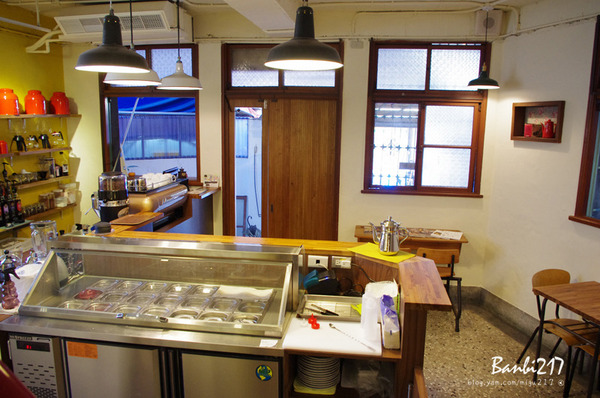 Chef's Waffle 比利時列日鬆餅專賣店(公館店)：Chef's Cafe 比利時鬆餅咖啡館．老房子好有味 (永和四號公園Chef's Waffle 瓦福的公館店)