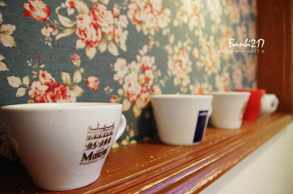 Chef's Waffle 比利時列日鬆餅專賣店(公館店)：Chef's Cafe 比利時鬆餅咖啡館．老房子好有味 (永和四號公園Chef's Waffle 瓦福的公館店)