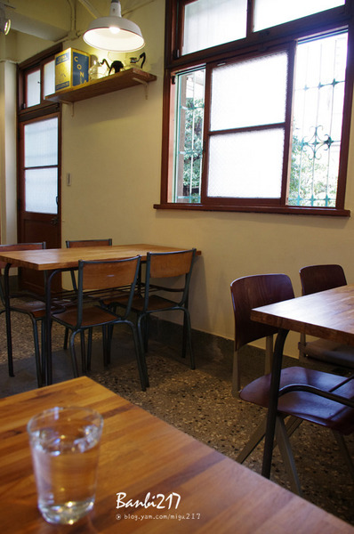 Chef's Waffle 比利時列日鬆餅專賣店(公館店)：Chef's Cafe 比利時鬆餅咖啡館．老房子好有味 (永和四號公園Chef's Waffle 瓦福的公館店)