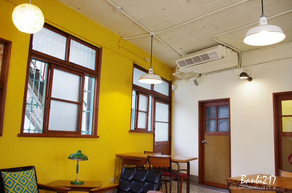 Chef's Waffle 比利時列日鬆餅專賣店(公館店)：Chef's Cafe 比利時鬆餅咖啡館．老房子好有味 (永和四號公園Chef's Waffle 瓦福的公館店)