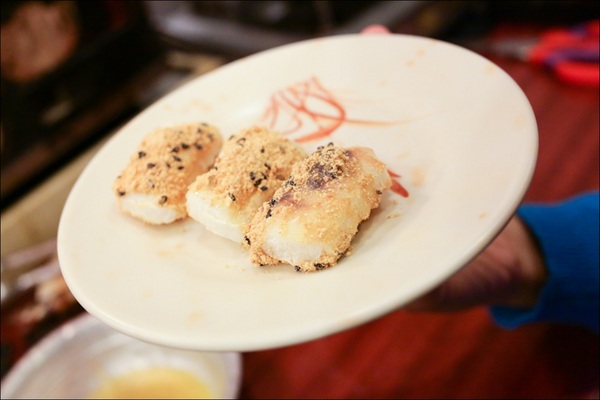 鑽木取火日式燒肉(新莊泰林店):轉吧~轉吧~火烤小三機!新奇烤具體驗、火鍋燒烤一次搞定【鑽木取火日式燒肉/新莊泰林店】