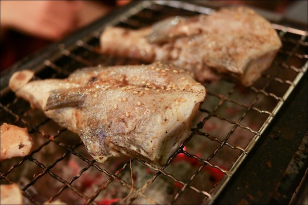 鑽木取火日式燒肉(新莊泰林店):轉吧~轉吧~火烤小三機!新奇烤具體驗、火鍋燒烤一次搞定【鑽木取火日式燒肉/新莊泰林店】