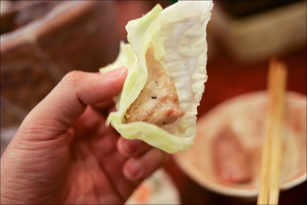 鑽木取火日式燒肉(新莊泰林店):轉吧~轉吧~火烤小三機!新奇烤具體驗、火鍋燒烤一次搞定【鑽木取火日式燒肉/新莊泰林店】