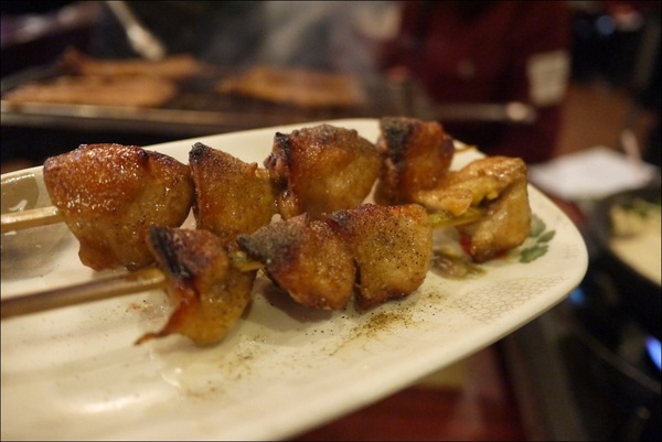 鑽木取火日式燒肉(新莊泰林店):轉吧~轉吧~火烤小三機!新奇烤具體驗、火鍋燒烤一次搞定【鑽木取火日式燒肉/新莊泰林店】