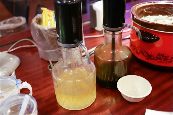 鑽木取火日式燒肉(新莊泰林店):轉吧~轉吧~火烤小三機!新奇烤具體驗、火鍋燒烤一次搞定【鑽木取火日式燒肉/新莊泰林店】