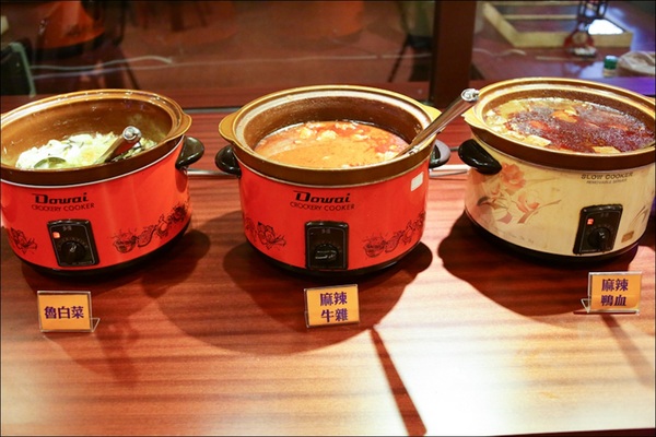 鑽木取火日式燒肉(新莊泰林店):轉吧~轉吧~火烤小三機!新奇烤具體驗、火鍋燒烤一次搞定【鑽木取火日式燒肉/新莊泰林店】