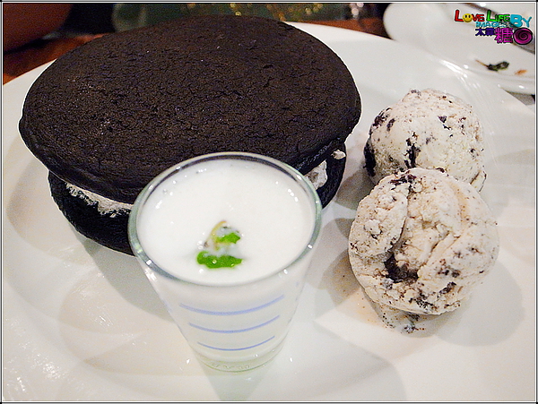 美好年代：【美好年代】創意十足的〔珍珠奶茶鬆餅塔〕