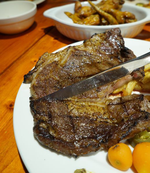 還我牛美式碳烤牛排餐廳：還我牛 ♥ 美式碳烤牛排 ♥ 10OZ好滿足 ♥ 捷運行天宮站