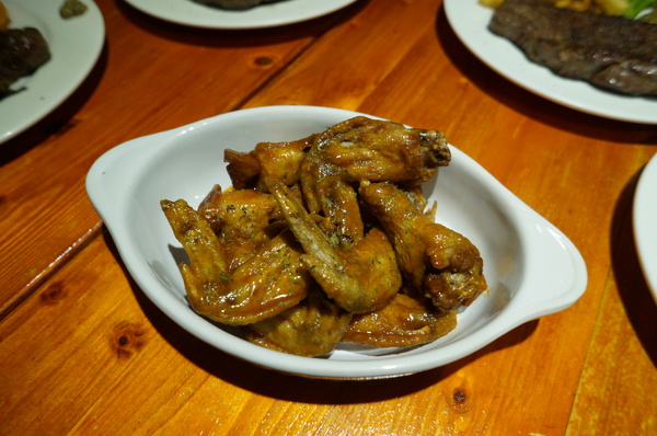 還我牛美式碳烤牛排餐廳：還我牛 ♥ 美式碳烤牛排 ♥ 10OZ好滿足 ♥ 捷運行天宮站