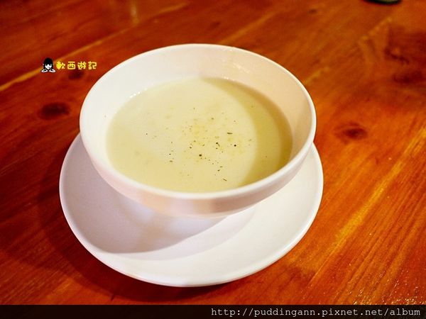 還我牛(台北店)：[食記]台北行天宮站 還我牛 美式碳烤牛排 近小六食堂 小巷弄美食 松江路美食 *附菜單*