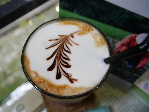 甘樂文創藝文展演空間:【三峽】甘樂文創藝文展演空間-絕對要來吃焦糖香蕉!!!