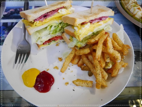 甘樂文創藝文展演空間:【三峽】甘樂文創藝文展演空間-絕對要來吃焦糖香蕉!!!