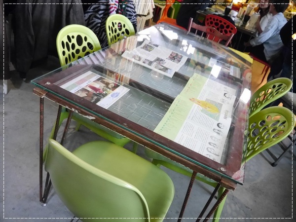 甘樂文創藝文展演空間:【三峽】甘樂文創藝文展演空間-絕對要來吃焦糖香蕉!!!